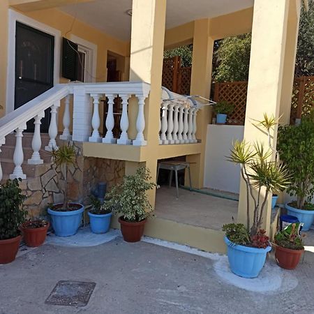 شقة Dimitris House Petriti المظهر الخارجي الصورة
