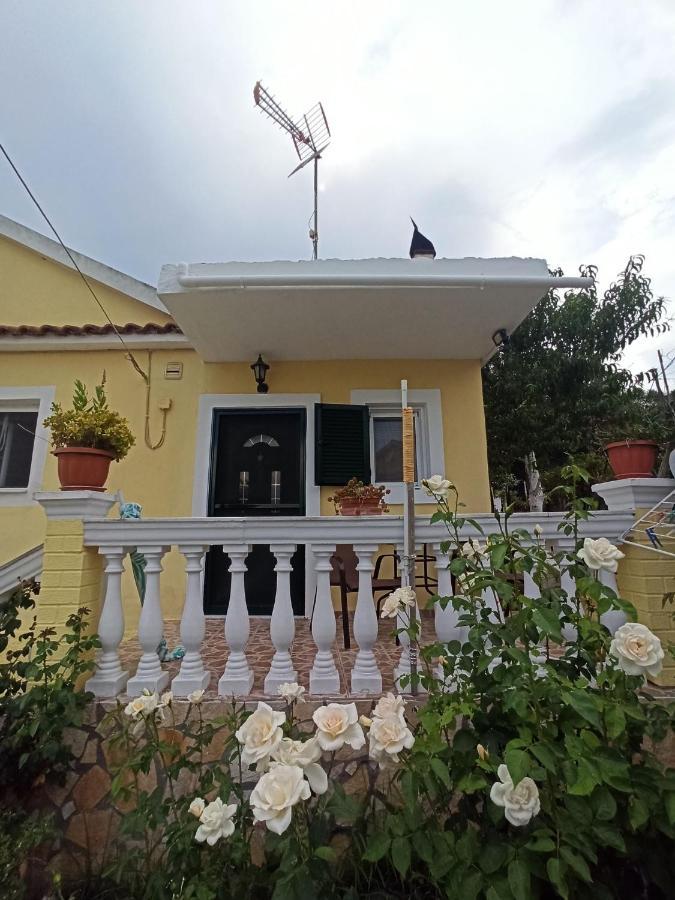 شقة Dimitris House Petriti المظهر الخارجي الصورة