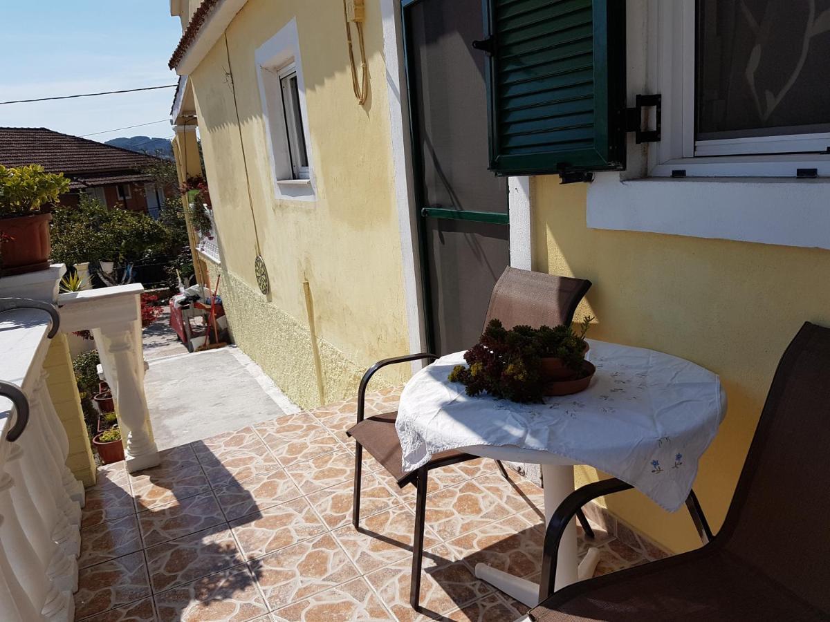شقة Dimitris House Petriti المظهر الخارجي الصورة