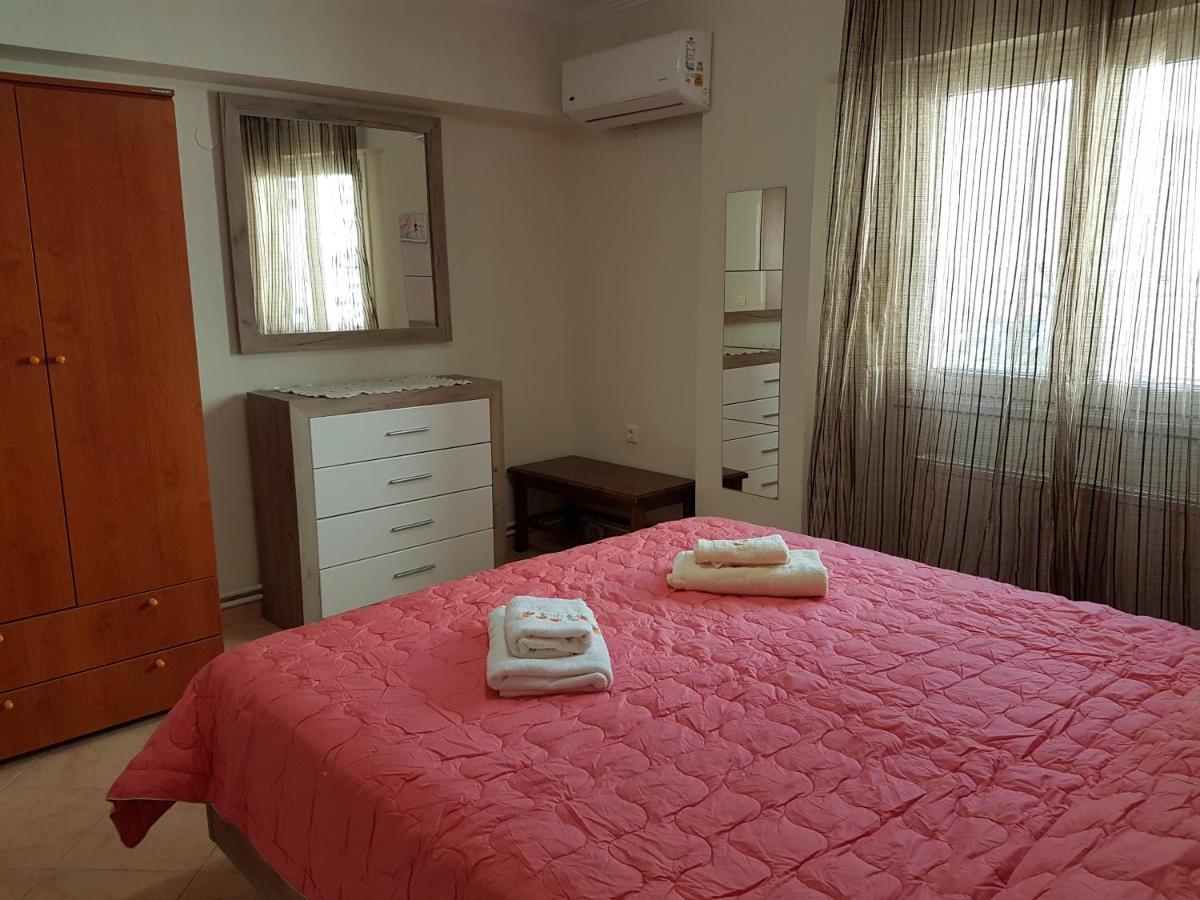 شقة Dimitris House Petriti المظهر الخارجي الصورة